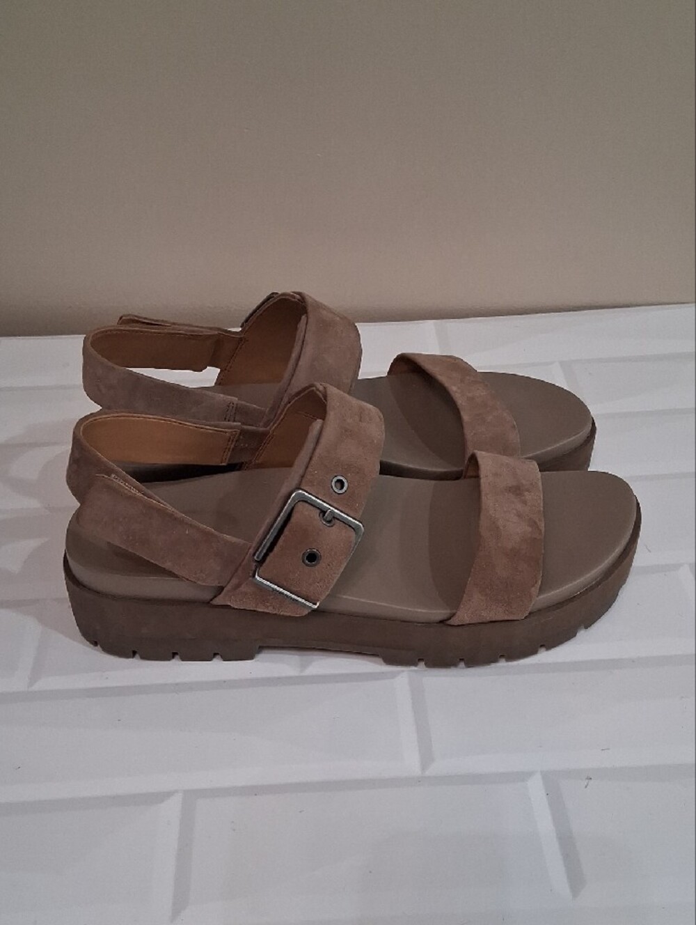 Vionic Torrance Platform Lug Sandals Size 9.5 - Picture 7 of 12